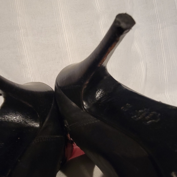 Charles David Ankle Boots - Picture 6 of 9